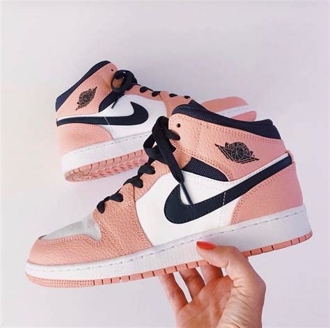 nike air jordan 1 women's.